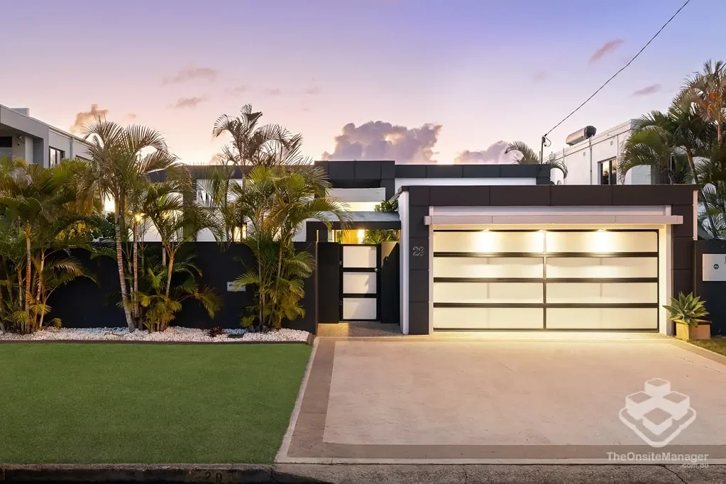 Luxury & Waterfront Living in the Heart of Broadbeach Waters