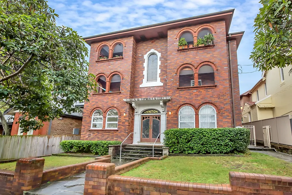 Large 2 Bedroom Apartment, Rose Bay