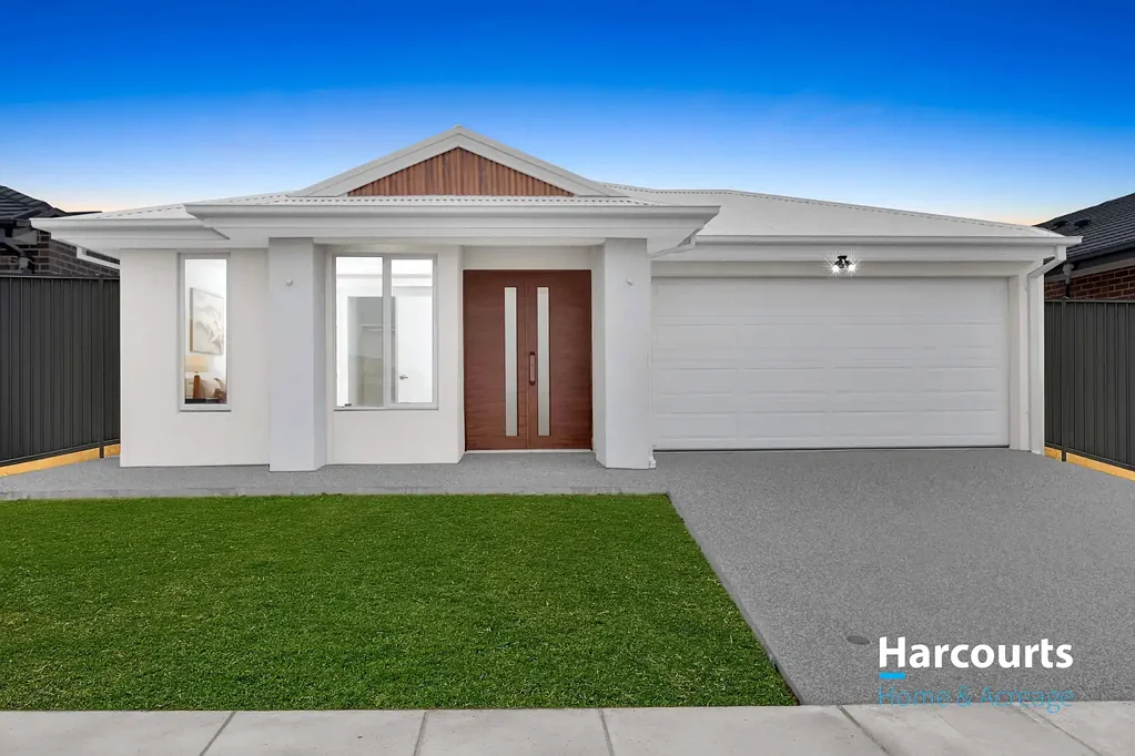 Clyde North 4 Bedroom Brand-New Luxury Living with Two Master Suites in Verve Estate