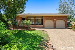 4 Emu Place, Kooringal