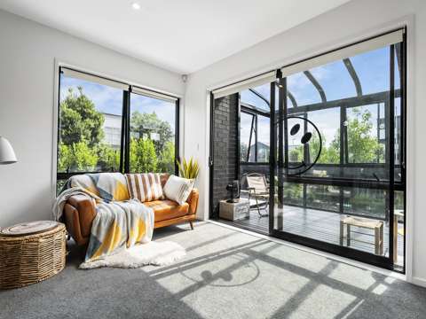 Hobsonville 2房  Modern Corner Home in Prime Hobsonville Point!