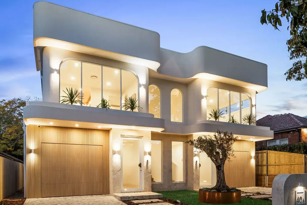 Seaforth 4Kwarto Bespoke sophistication with village convenience