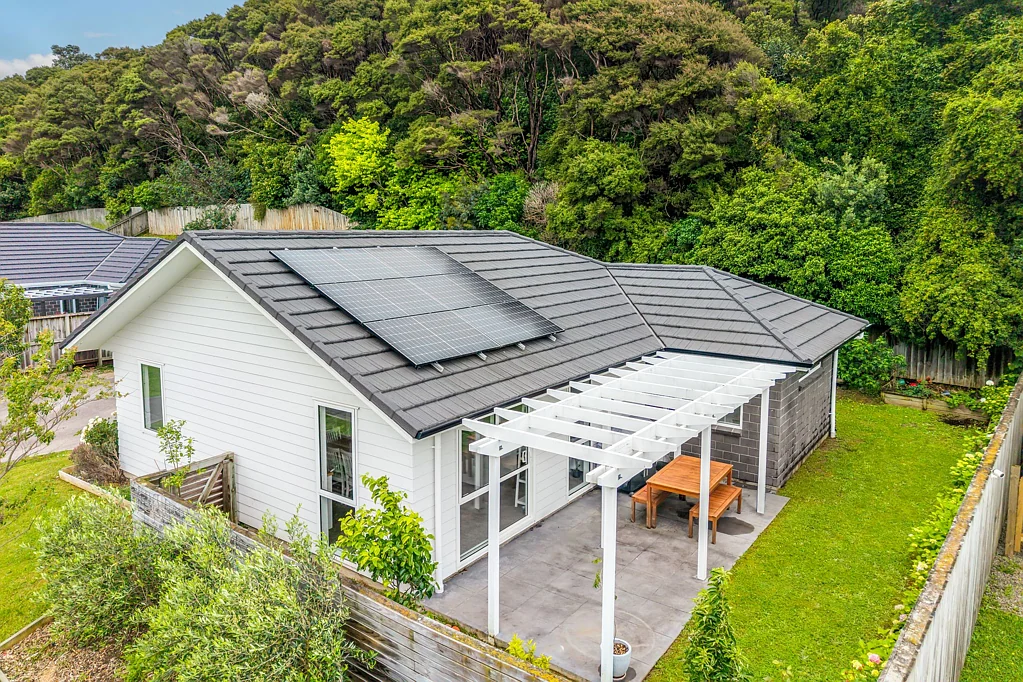 15 Banks Boulevard, Whitby, Porirua, Wellington