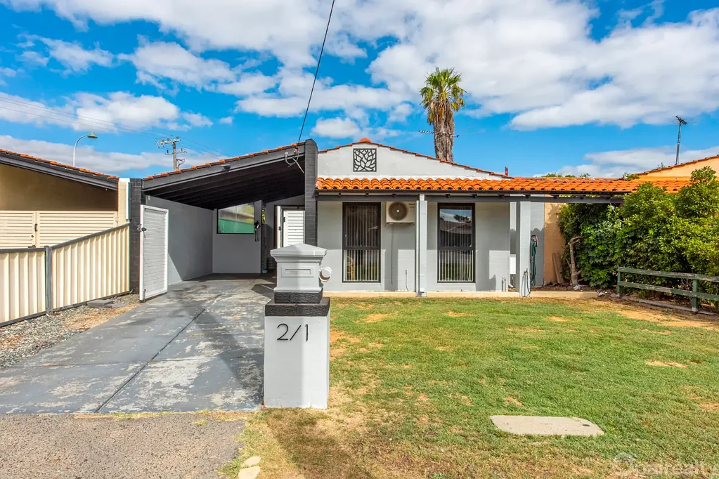 2/1 Quamby Place, Rockingham, WA 6168