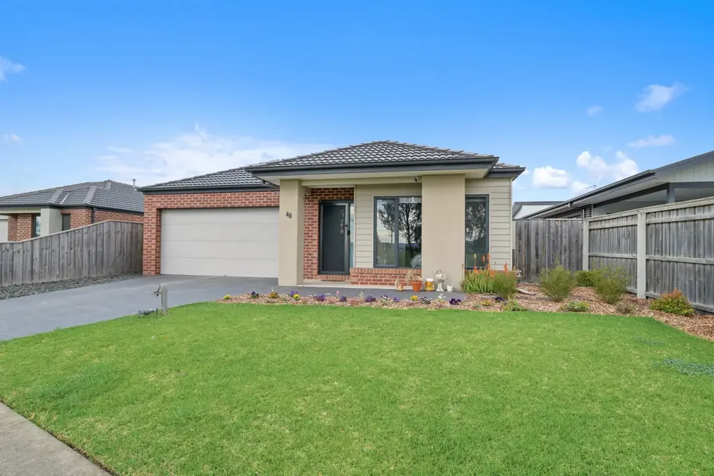 Traralgon 4房  Easy Family Living in a Convenient Location