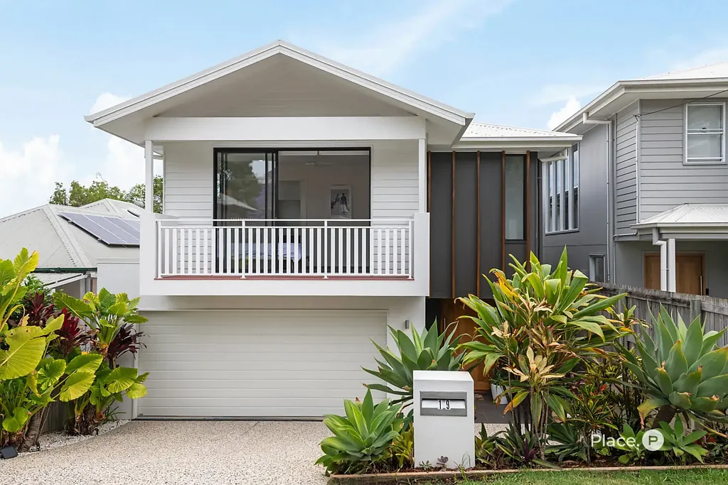 Camp Hill 4ห้องนอน Enjoy luxury family living in the heart of coveted Camp Hill