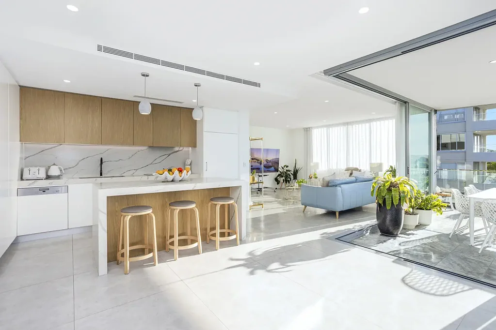 Cronulla 3房 轻松海滨生活，尊享高级装修 Effortless Coastal Living with Premium Finishes