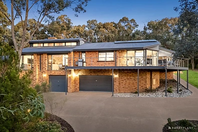 Warrandyte 5房 私密与卓越邂逅迷人自然环境 Privacy and Prominence Meet Stunning Natural Surrounds