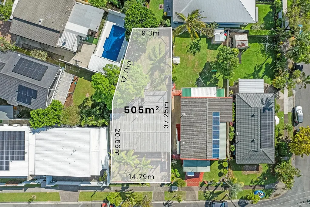 4 Alec Avenue, Miami, QLD 4220