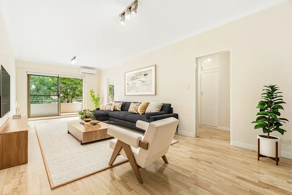 SPOTLESS, ENORMOUS - 3 BEDROOM + 2 BATHROOM APARTMENT MOMENT