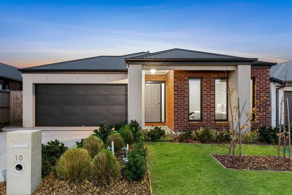 Armstrong Creek 4chambre Contemporary Family Living in Ashbury Estate