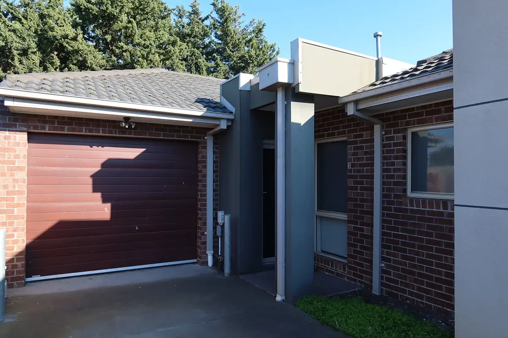 2 BEDROOM REAR UNIT