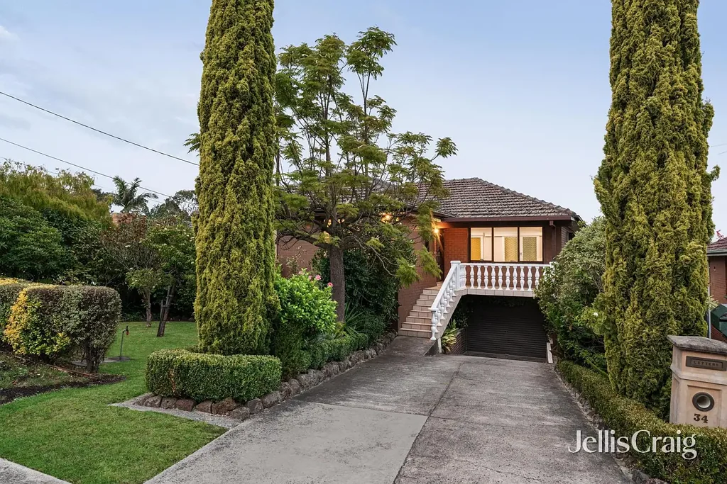34 Falcon Road, Macleod, VIC 3085