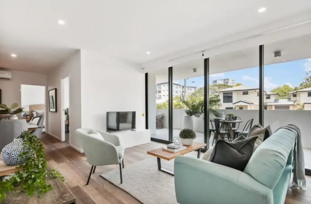 Chermside 3બેડરૂમ Stylish 3-Bedroom Apartment Offering Space, Comfort and Convenience