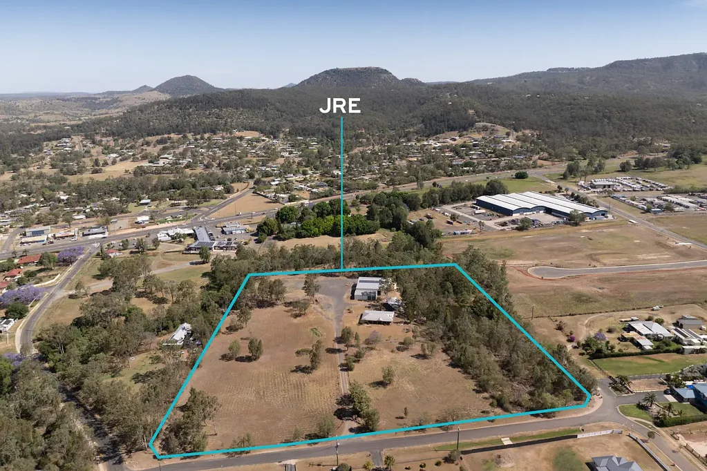 9 Quigleys Road, Withcott, QLD 4352