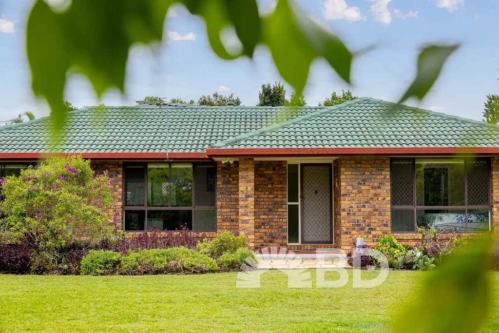 Burpengary East 4બેડરૂમ 3,303m² Corner Block with Huge Shed, Dual Street Access & Pool