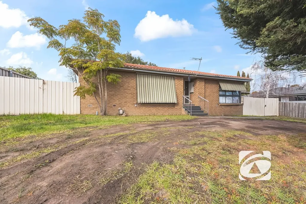 4 Hallam Road, Hampton Park, VIC 3976