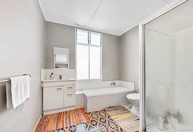 5 bedrooms house in Mt Roskill