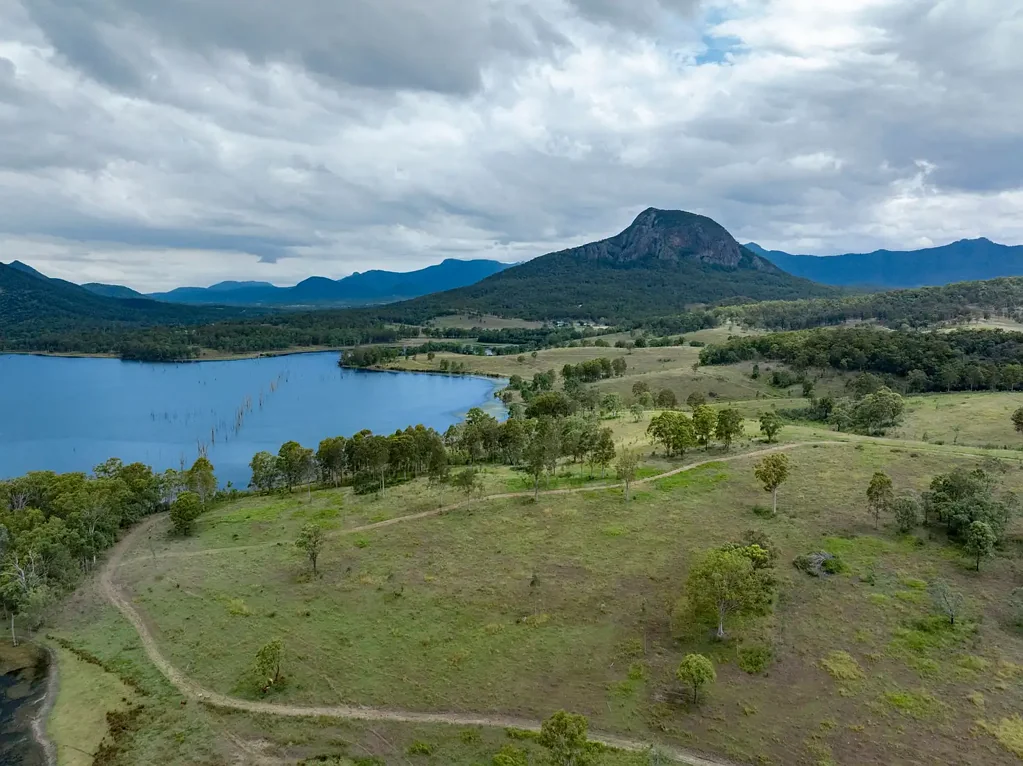 Moogerah "Clear Water" - A Landmark Holding. A Legacy Without Equal.