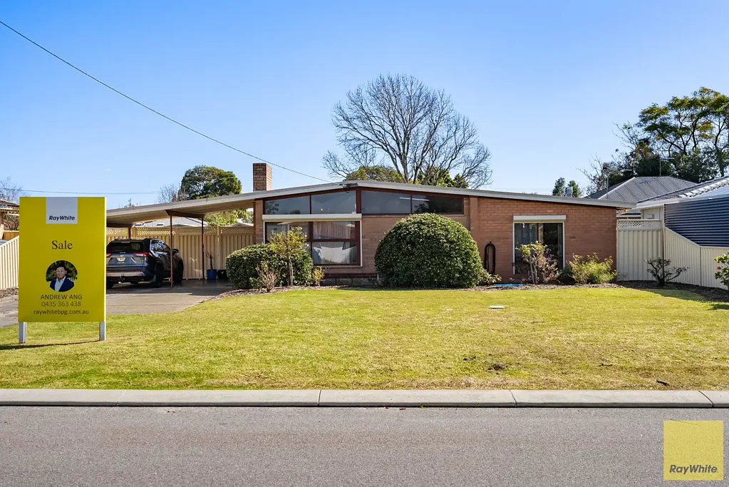Gosnells 3ਬੈੱਡਰੂਮ Retain and Subdivide Opportunity | R30 Zoned 809m2 Block