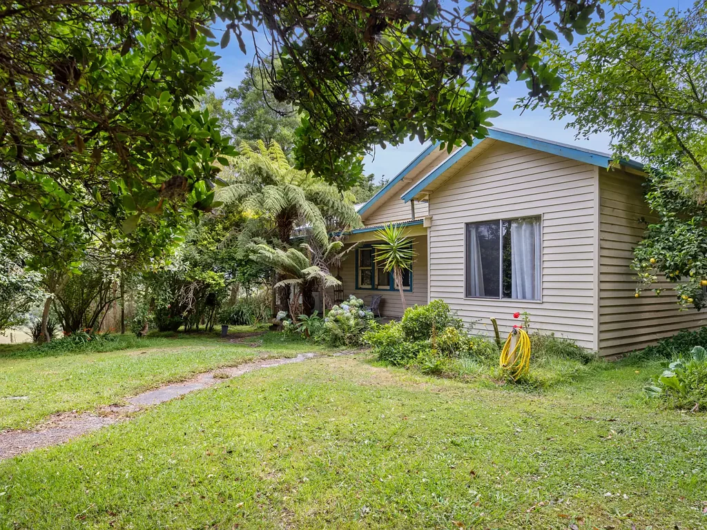 Stony Creek "GRASSY SPUR FARM" - A CHARMING HOMESTEAD ON APPROX 87 ACRES!