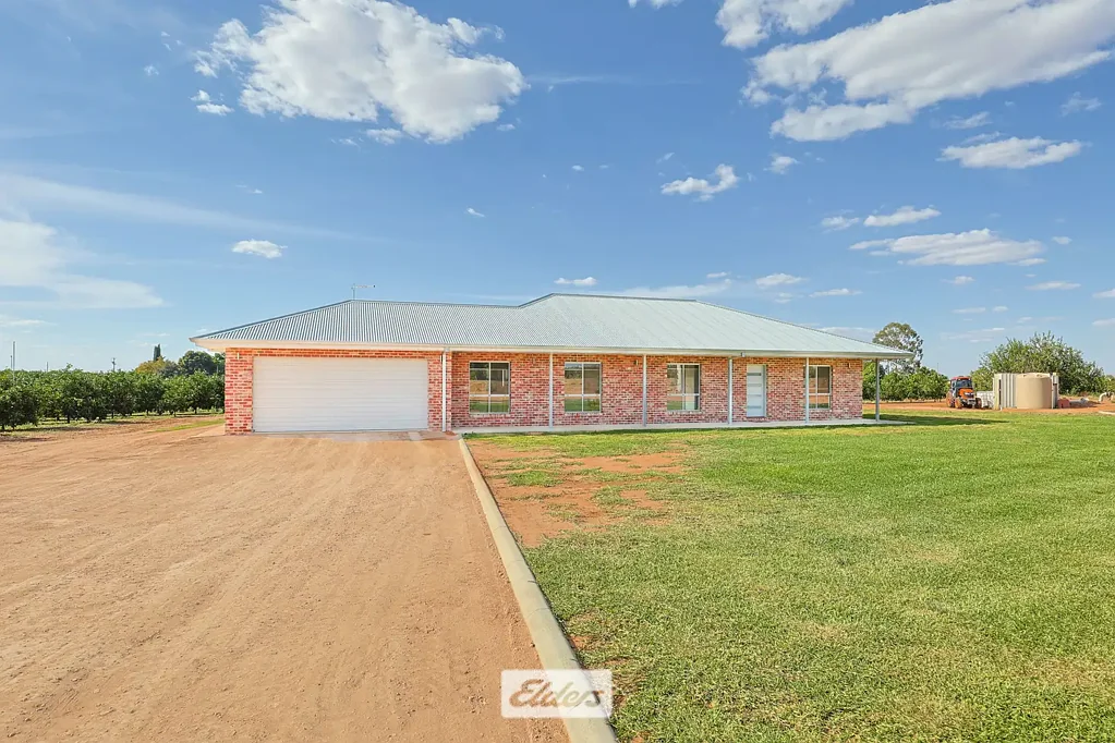 Coomealla  New home, Shed and income