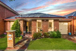 16 Iona Street, Clayton