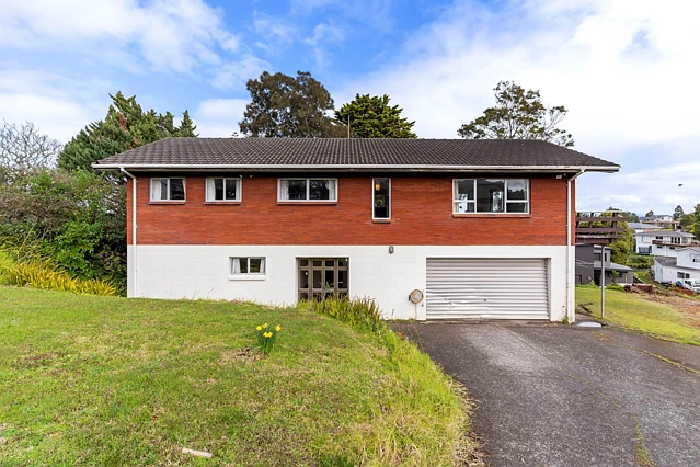 18 Pine Terrace, Howick, Manukau City