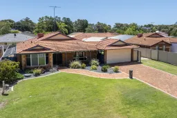 7 Summerlea Avenue, Meadow Springs