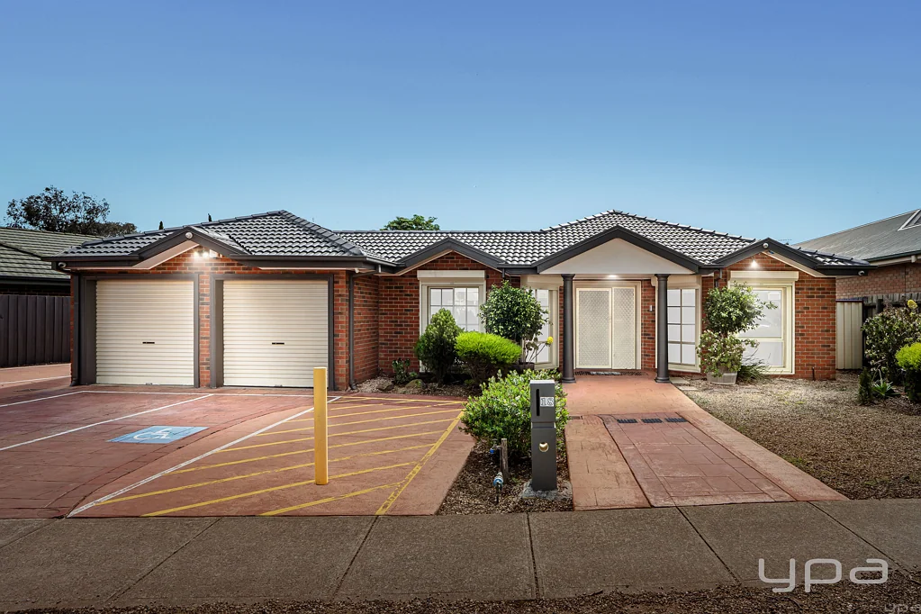 18 Boardwalk Boulevard, Point Cook, VIC 3030