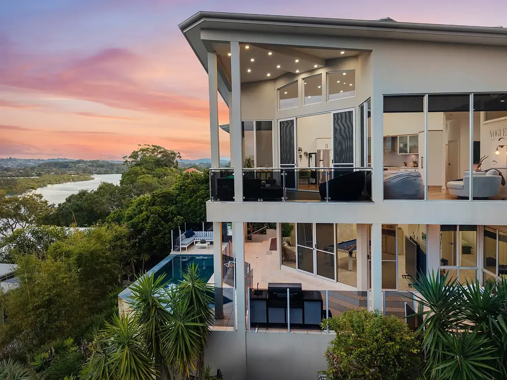 Tweed Heads 4 Bedroom Belvedere - Elevated Luxury with Sweeping River Views.