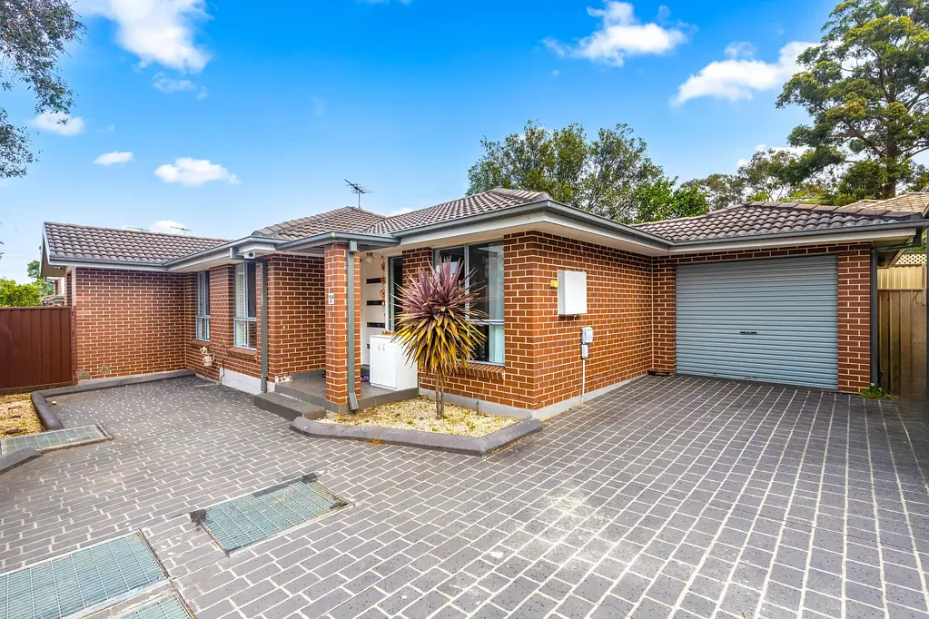Wentworthville 3Kwarto LOW-MAINTENANCE TORRENS TITLED, SINGLE - LEVEL DUPLEX