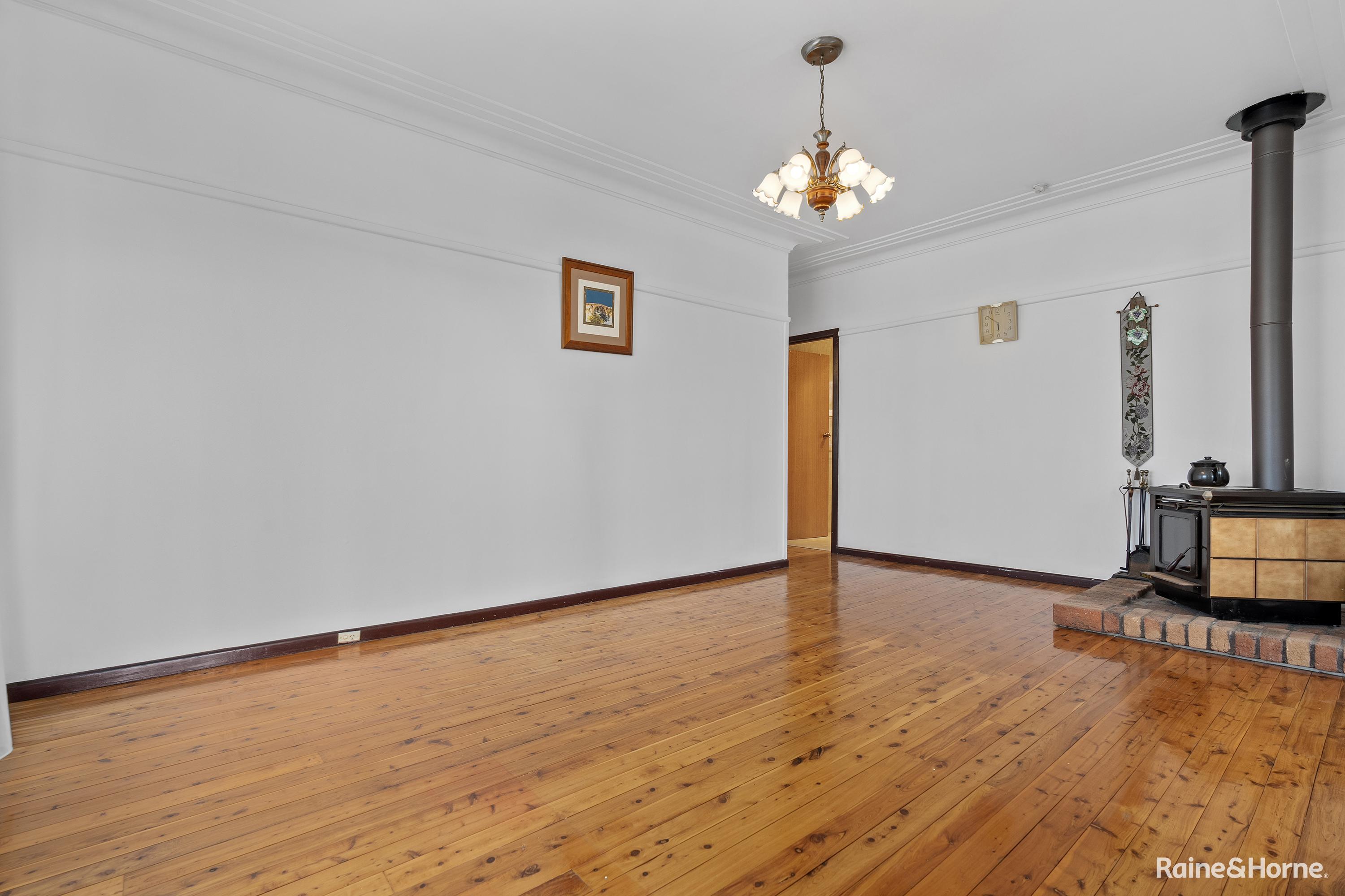 8 ALLENBY ST, CANLEY HEIGHTS NSW 2166, 0 chambres, 0 salles de bain, House