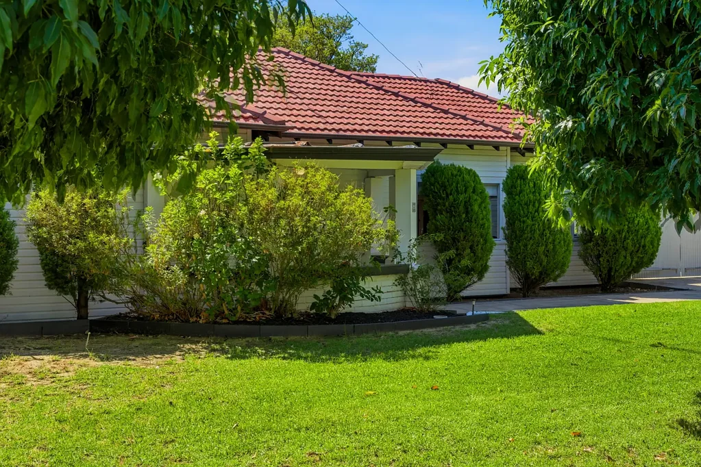 4 Sir James Avenue, Harvey, WA 6220