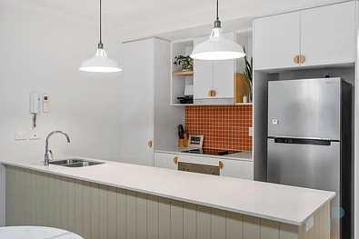 Southport 2 Slaapkamer Spacious Ground Floor Apartment with Expansive Outdoor Living in Southport