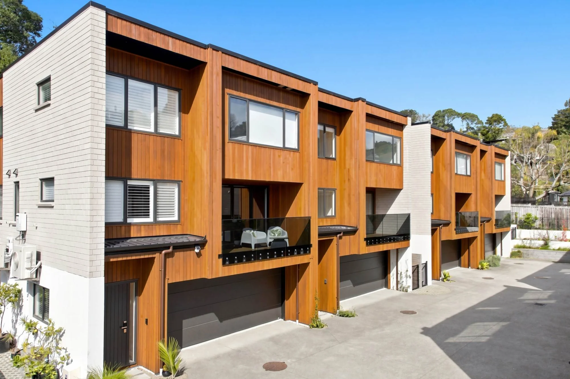 Remuera 5 Slaapkamer 5 Bedroom Freehold in Remuera’s Coveted DGZ