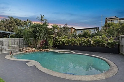 10 Waratah Parade, Narraweena