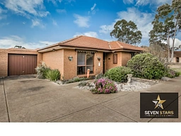 1/15 Toolern Street, Melton South