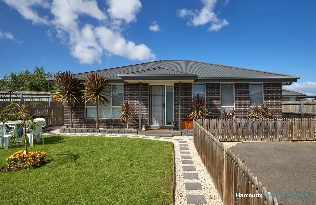 Longford 3 Slaapkamer Modern, Private and Easy Care Living