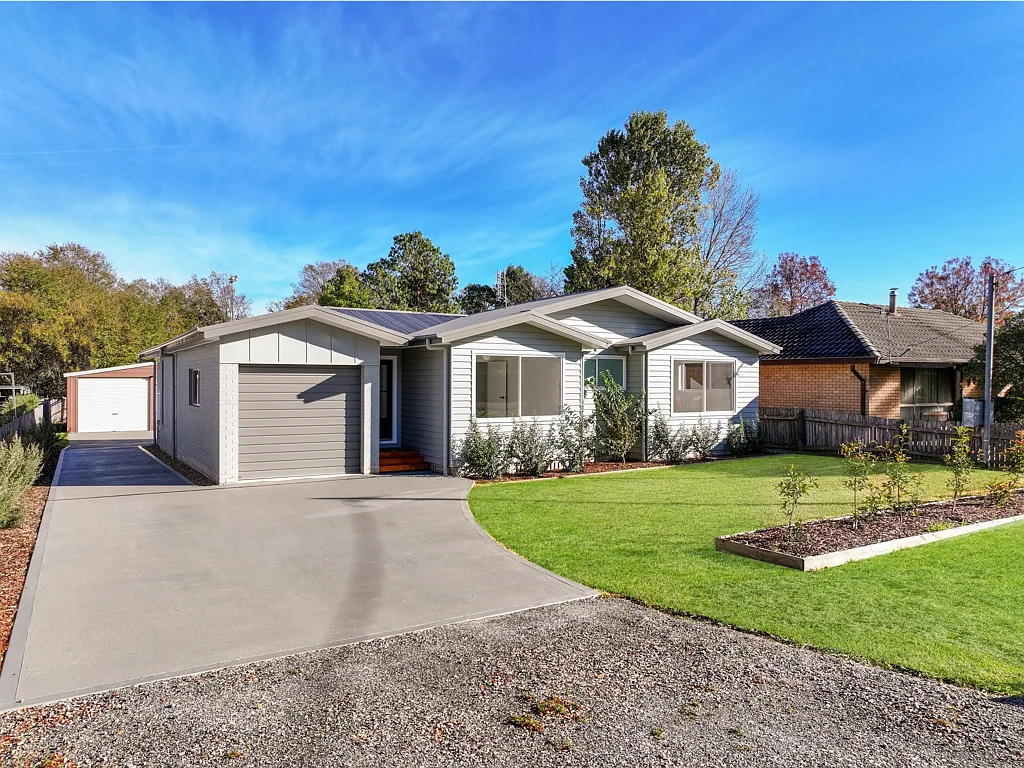 Braidwood 5 Bedroom Brand New Spacious Home + Self-Contained Granny Flat - Endless Potential!