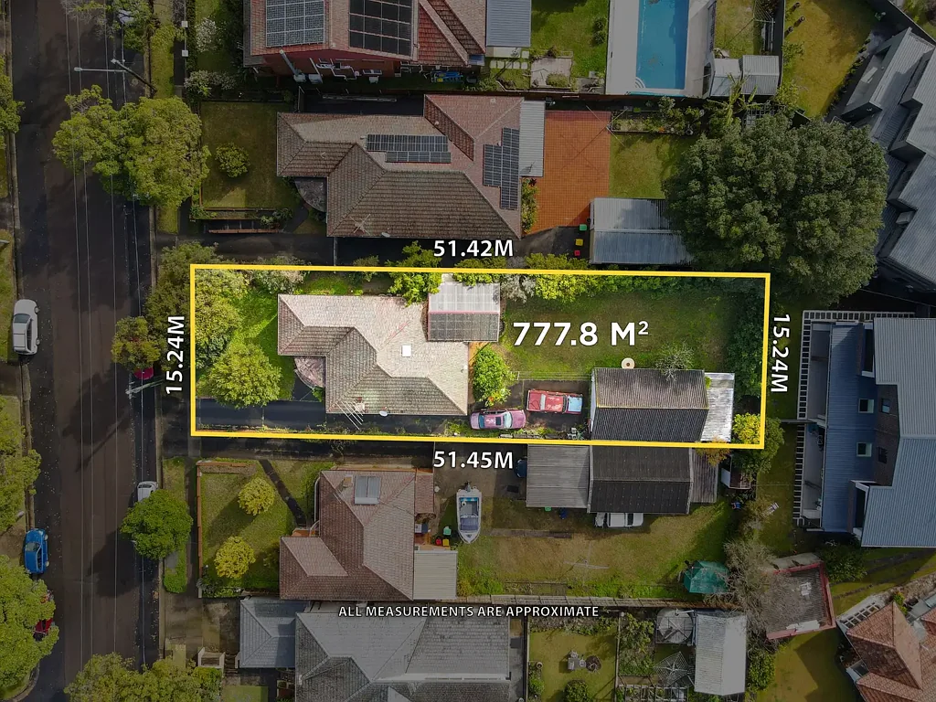 Kingsgrove 3침실 RENOVATE, REBUILD OR REDEVELOP