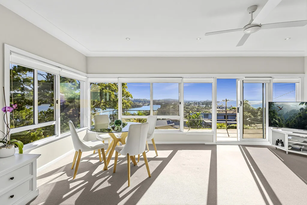 Narrabeen 4 Bedroom Wonderfully functional and versatile beach house with breathtaking northerly lagoon and ocean panoramas