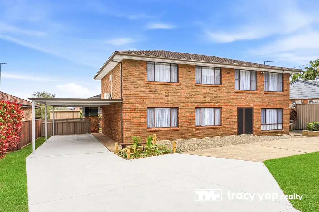 Carlingford 5Kwarto Spacious North-Facing Family Home in Murray Farm and Carlingford High Catchments