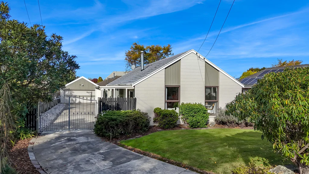 Avonhead 3房  Vacant & ready-add value & reap the rewards