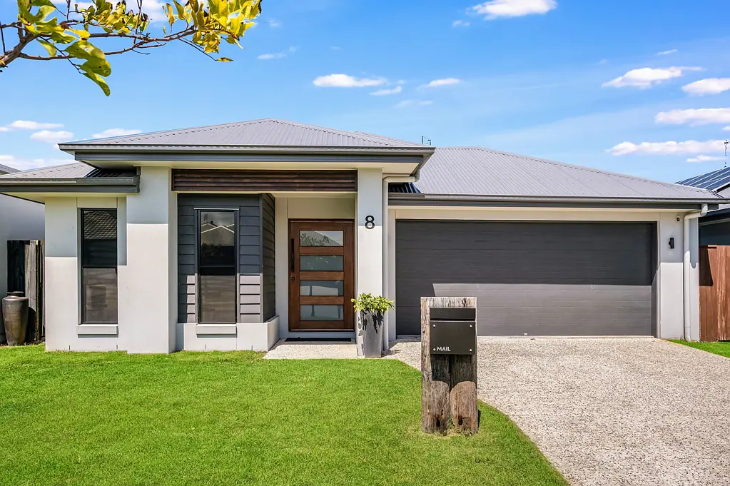 8 Lightning Street, Palmview, QLD 4553
