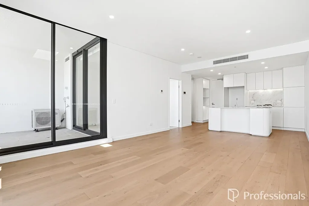 Welcome to BABYLON - Brand New 3rd Level Apartment