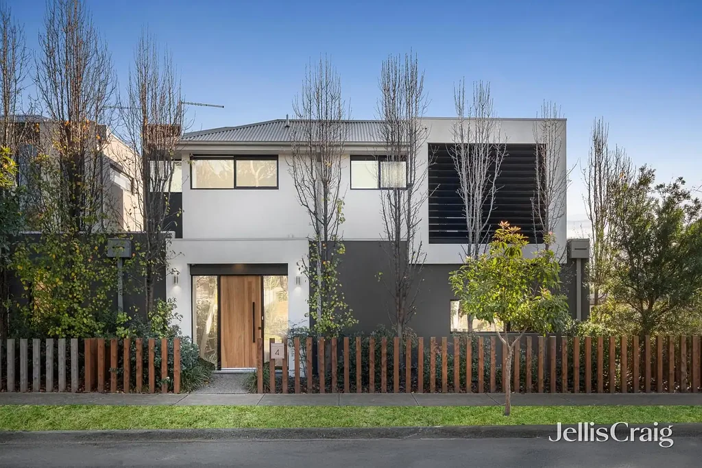 4 Ross Street, Newport, VIC 3015