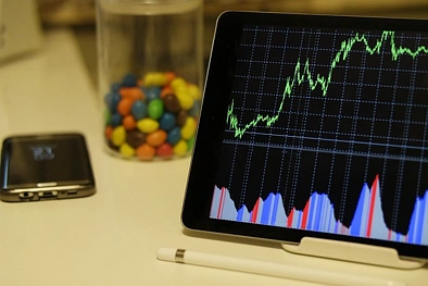 历史经验表明：短期房贷利率仍有大幅下降空间