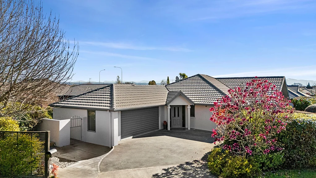 Richmond 3Moenga Fantastic Location - Private & Immaculate