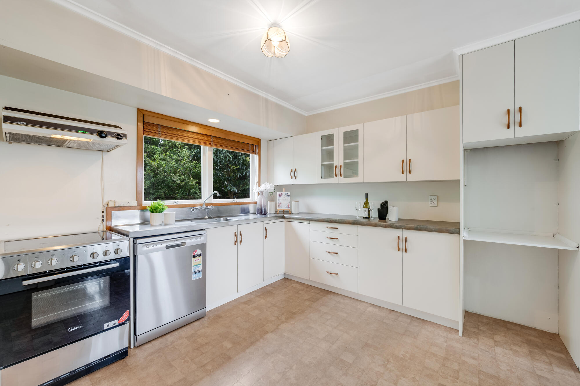 65A Uxbridge Road, Mellons Bay, photo 4